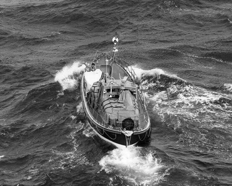 penleelifeboat's tweet photo. #OTD 40 years ago the @RNLI lifeboat Solomon Browne and her volunteer crew launched on service to aid a stricken yacht in the #FastnetRace READ more here https://t.co/fHffo1J4Cg #LookBackInTime #volunteers #SavingLivesAtSea https://t.co/2k9uBJCYX7