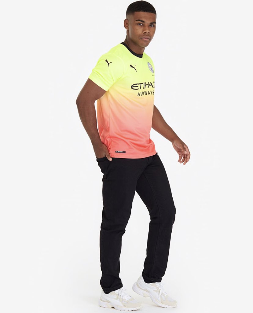 FootTshirts's tweet photo. متوفر تيشيرت #مانشستر_سيتي الثالث  2020/2019 الآن في متجرنا .. https://t.co/WuJ28em462