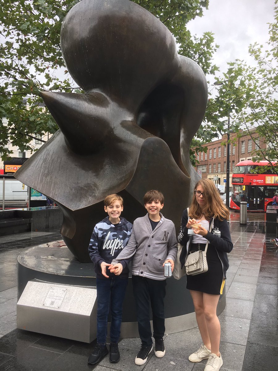 dailydelights3's tweet photo. A Day in London #PlanetOffersSnaps https://t.co/YJeAYJznUW
