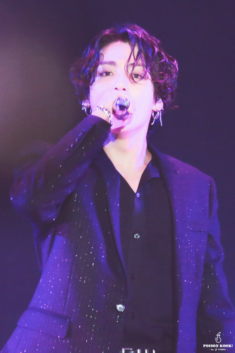 PoisonKook0901's tweet photo. 190811 롯데패밀리콘서트 정국

#방탄소년단 #BTS ＃전정국 
@BTS_twt https://t.co/yTNlwqrr1D