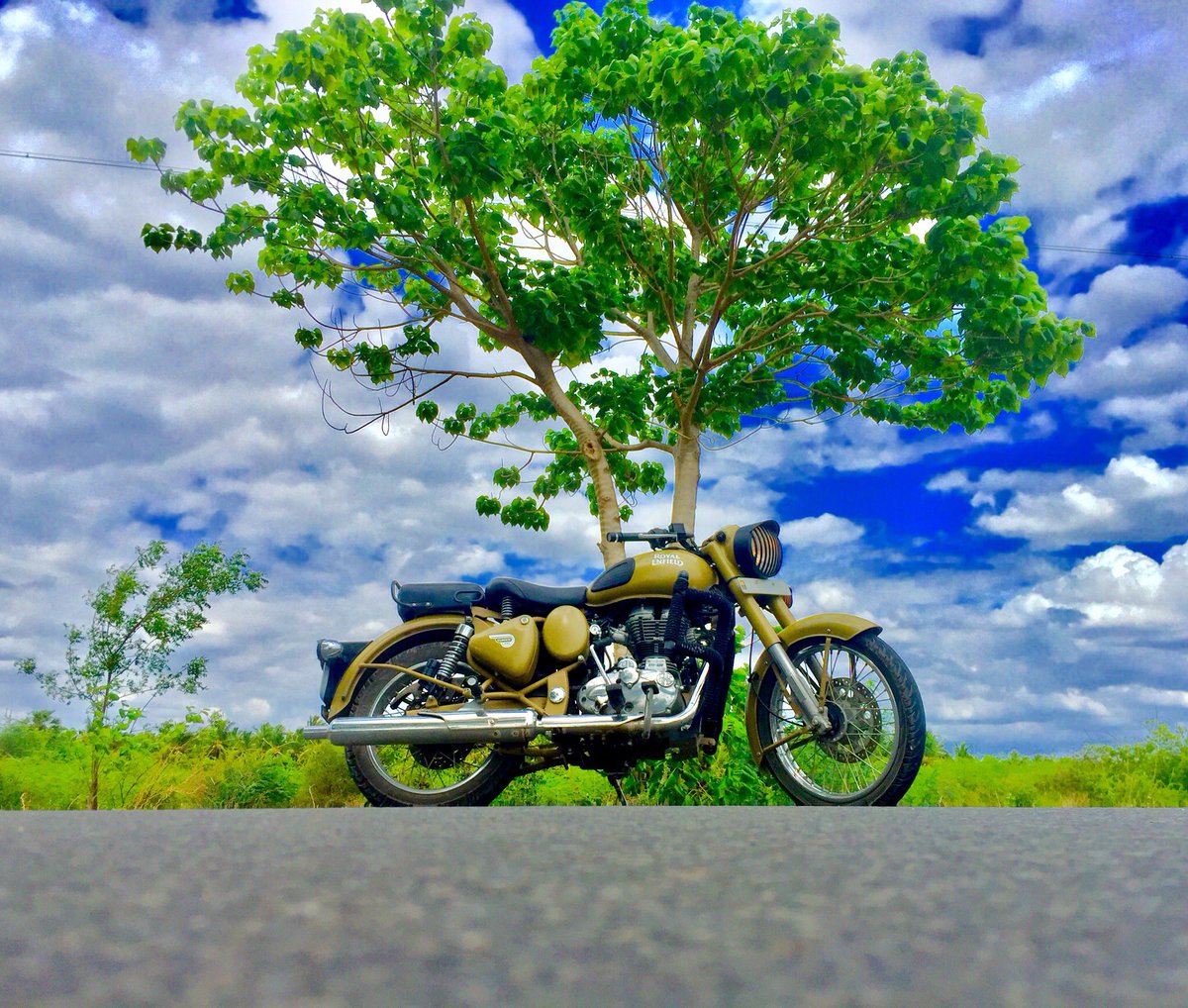 vickypeter206's tweet photo. #iphone #Clicks #Royal_enfield #Royalenfield https://t.co/girzY9w1UV