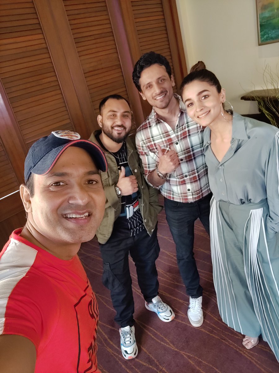 iFaridoon's tweet photo. Super fun interaction with the Doorbeen Boys and @aliaa08 for the song #Prada 

#TalkingFilms
#BollywoodHungama https://t.co/kGkYHER9qx