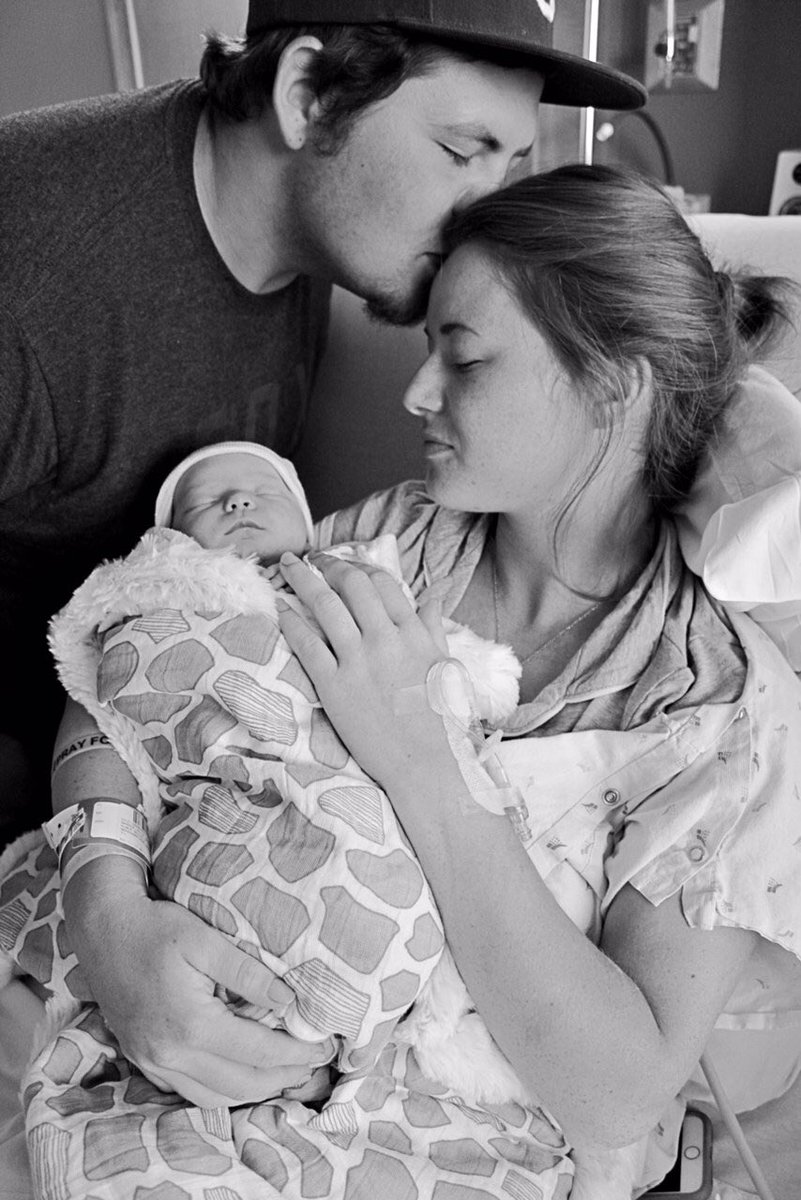 jessimarker's tweet photo. Jocelynn Ray Smith made her appearance at 2:50 pm on August 15, 2019. She was 7 pounds 2 ounces and 18 1/2 inches long. Me and Justin are over the moon for her. ♥️ https://t.co/QwPG9Wy6kr