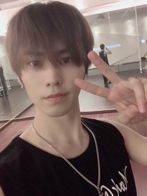 stan_underrated's tweet photo. @offclASTRO 👀 what are y’all hinting https://t.co/P0Gu0pN2pz
