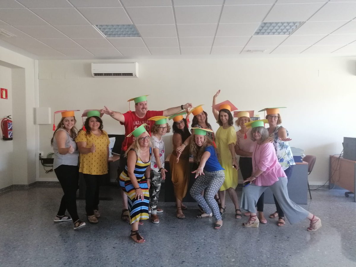 lanzaderadh2019's tweet photo. Todo Proyecto tiene principio y final, y ahora toca poner cierre a la V Lanzadera DH 2019.
Han sido 5 meses de aprendizaje personal, descubriendo nuevas herramientas para mejorar nuestra búsqueda activa de empleo.
@Ayt_DosHermanas 
@fundacionTef 
@FundaciónSMLRPH 
@AndaluciaJunta https://t.co/DDYfz71pZW