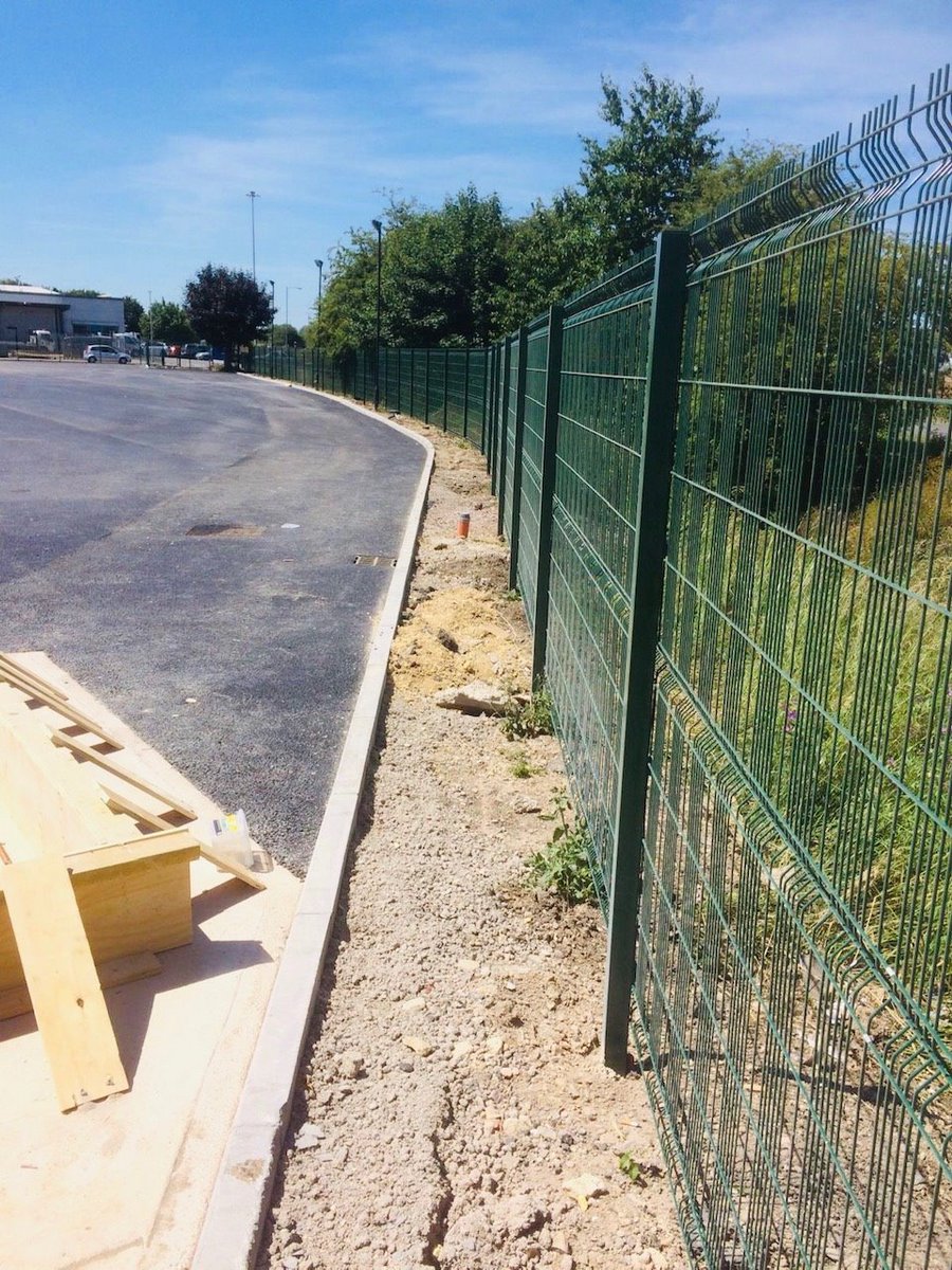 safesitefencing's tweet photo. Another quality V Mesh fencing installation this month #commercial #fence #fencing #vmesh https://t.co/pPfA49PDyl