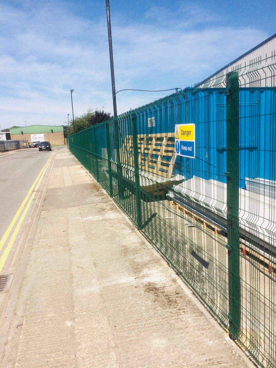 safesitefencing's tweet photo. Another quality V Mesh fencing installation this month #commercial #fence #fencing #vmesh https://t.co/pPfA49PDyl