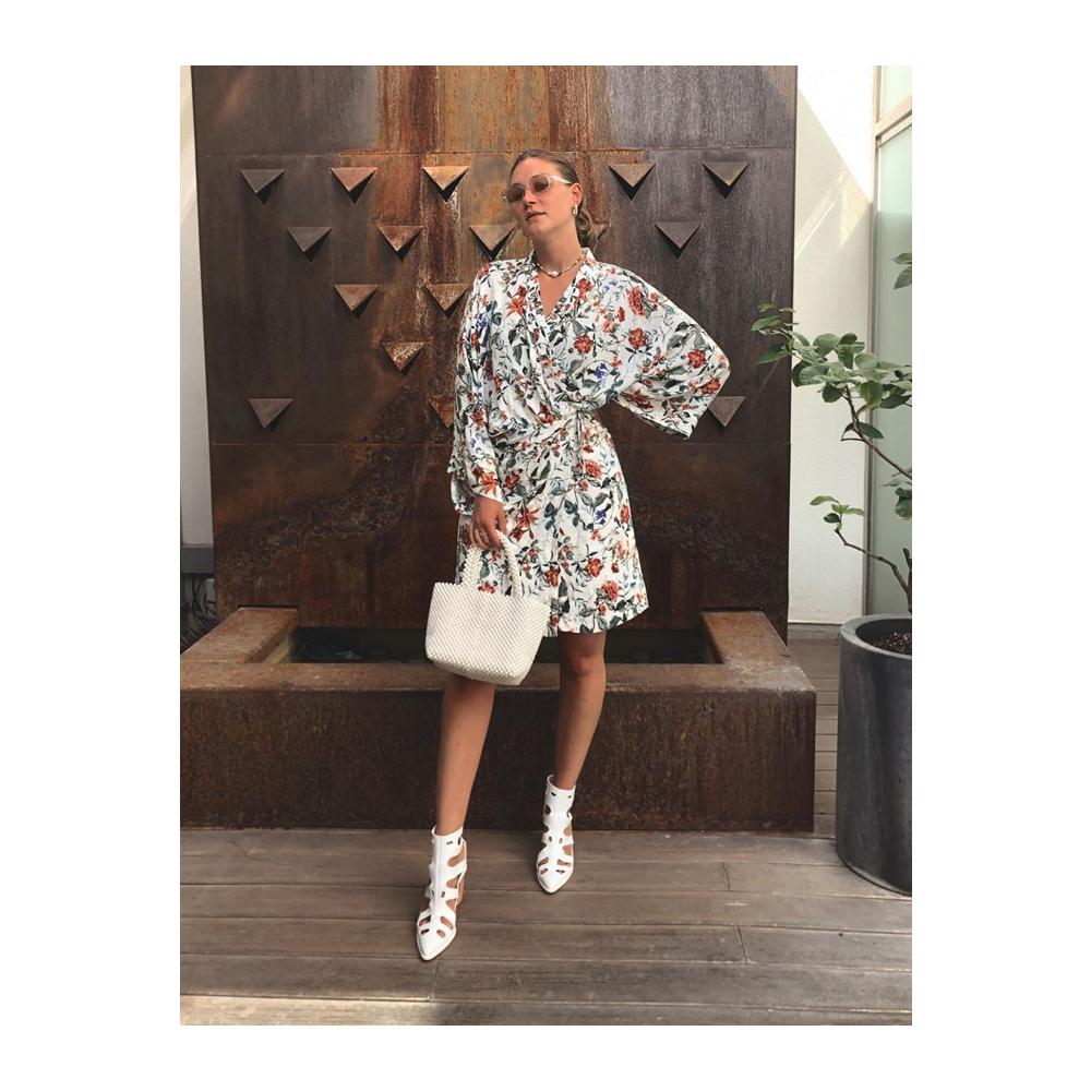 BallutaShoes's tweet photo. #BallutaBabe @mydailycouture taking her Rhizaria boot-sandals for a walk in Barcelona. Shop your favorite styles at https://t.co/anNBjyzxQ3 #WorldOfBalluta #BallutaShoes #SustainableLuxury https://t.co/1oueRVaLrw