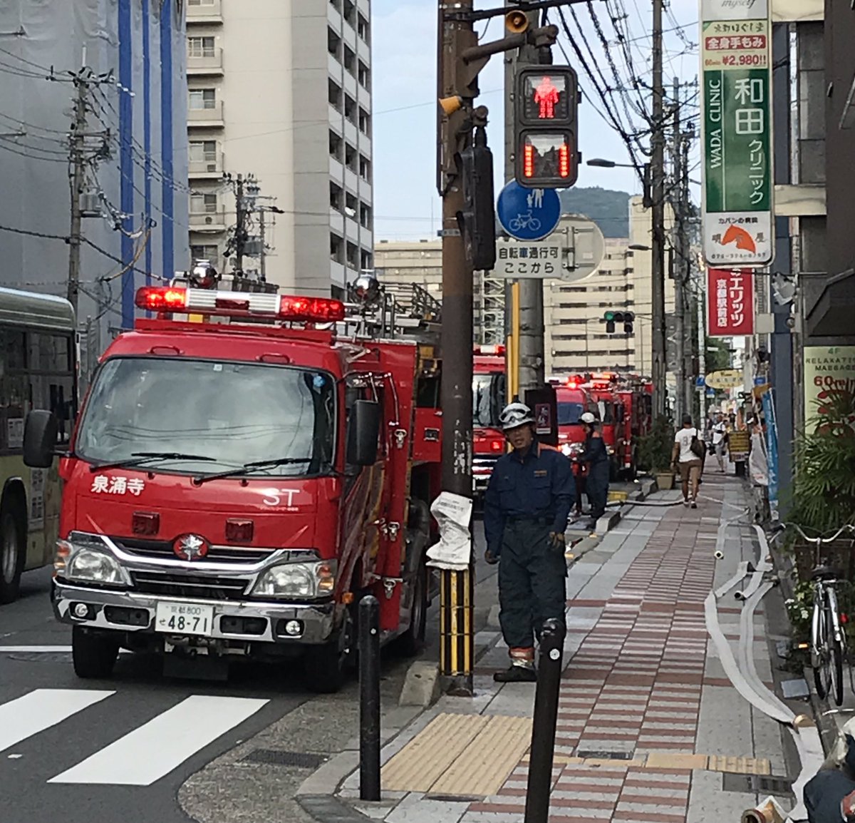 パトカーのサイレンが鳴る自転車