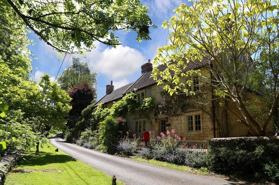 The Cotswolds (@cotswoldsinfo) on Twitter photo Anything and everything from large holiday homes perfect for special occasions to romantic love-nests for two or pet friendly holiday cottages <a href="/MulberryCotts/">Mulberry Cottages</a> socsi.in/BhtBq Anything and everything from large holiday homes perfect for special occasions to romantic love-nests for two or pet friendly holiday cottages <a href="/MulberryCotts/">Mulberry Cottages</a> socsi.in/BhtBq