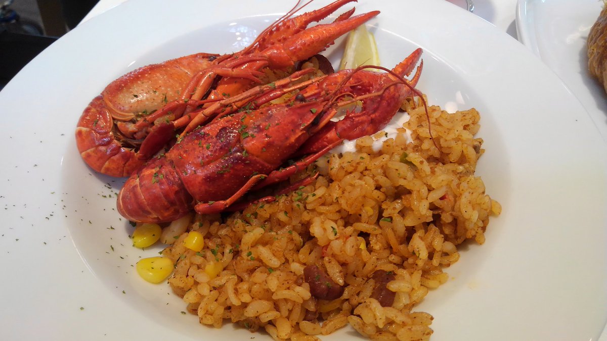 オイカワ丸 イケア新宮にいったらザリガニ祭中であった さっそく食べた 食べられるのは養殖アメリカザリガニであるが おいしい 異国の味付け