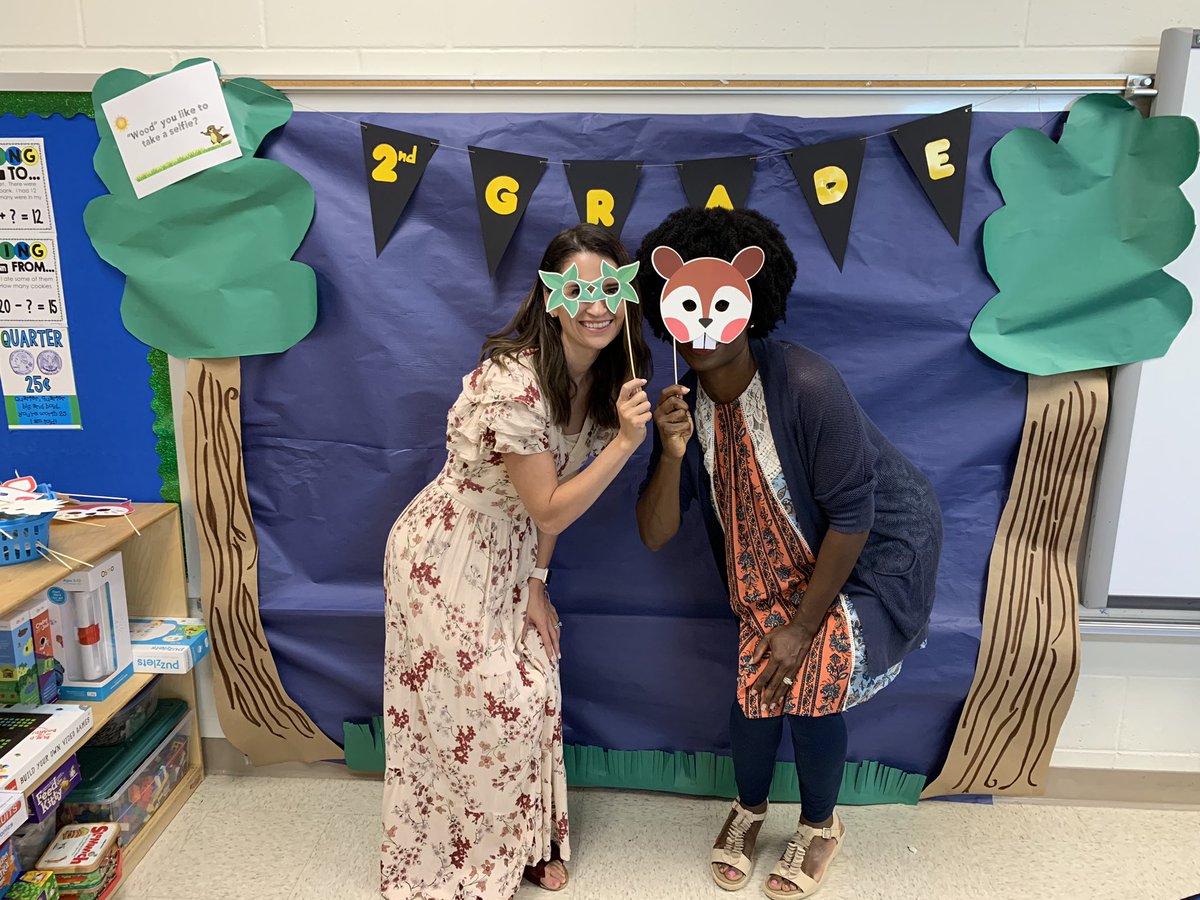 SoroyaSmithMEd's tweet image. What do you do when it’s time to meet another class of sweet second graders? Grab your amazing teaching partner @mrs_grinstead, throw some magic around the learning space, and prepare your hearts to be filled yet again! We have the best job in the 🌎 #MasonMoment