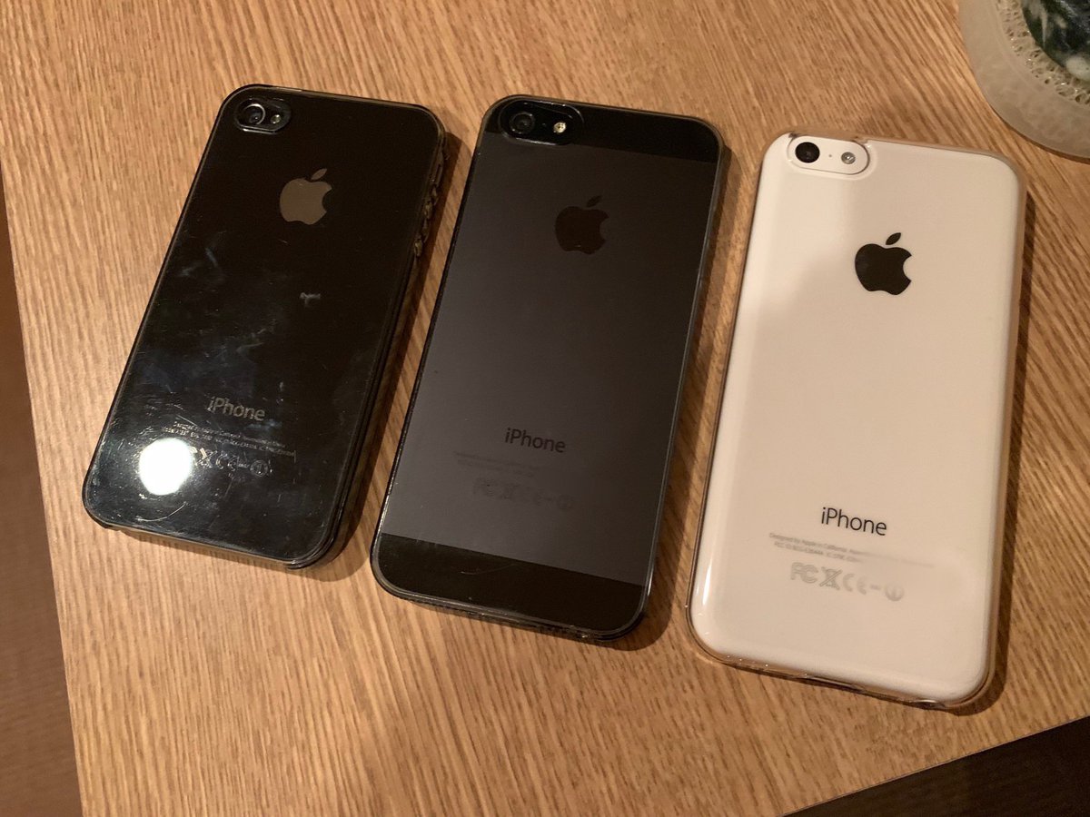 teke3in's tweet image. ガラスとアルミとポリカ。
どれも美しい…

あなたの好きな素材は？
#iPhone4S #iPhone5 #iPhone5c #iPhone #Apple