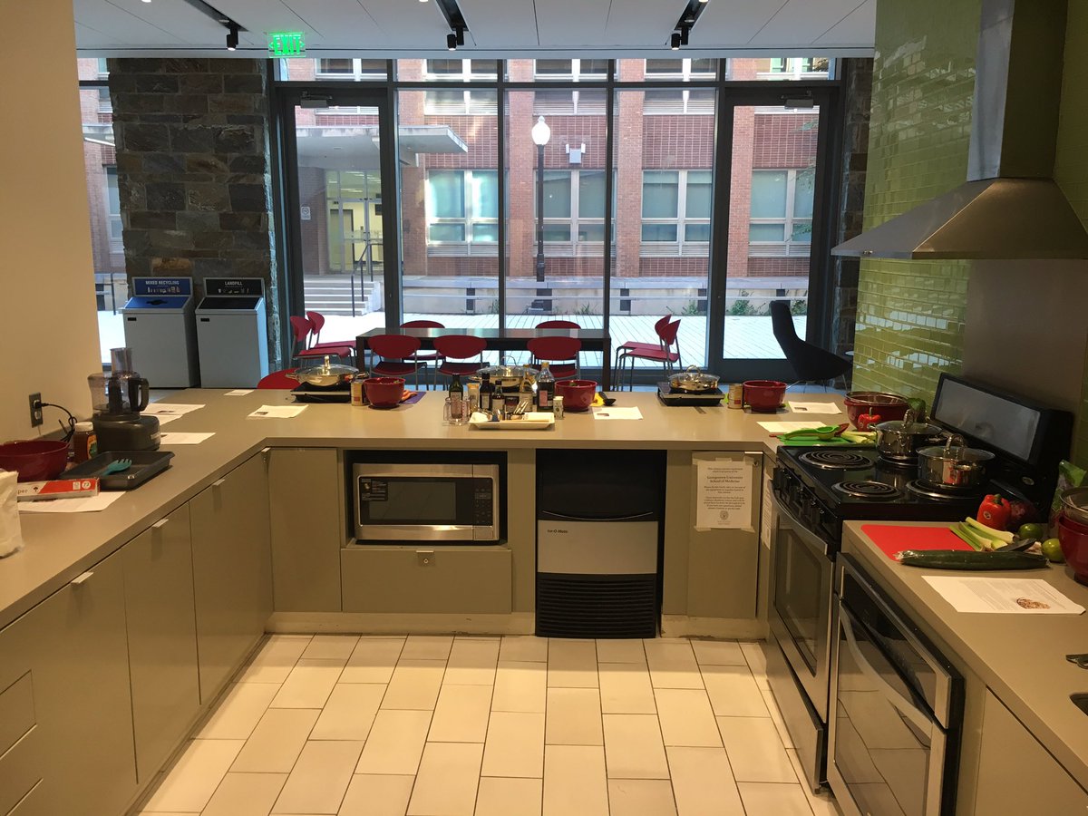 Sting64r's tweet photo. Culinary Medicine is Born!!
Thank you Lindsey Thimming and team!! @GUMedicine @GUAlumni @Georgetown https://t.co/xHykylg50Y