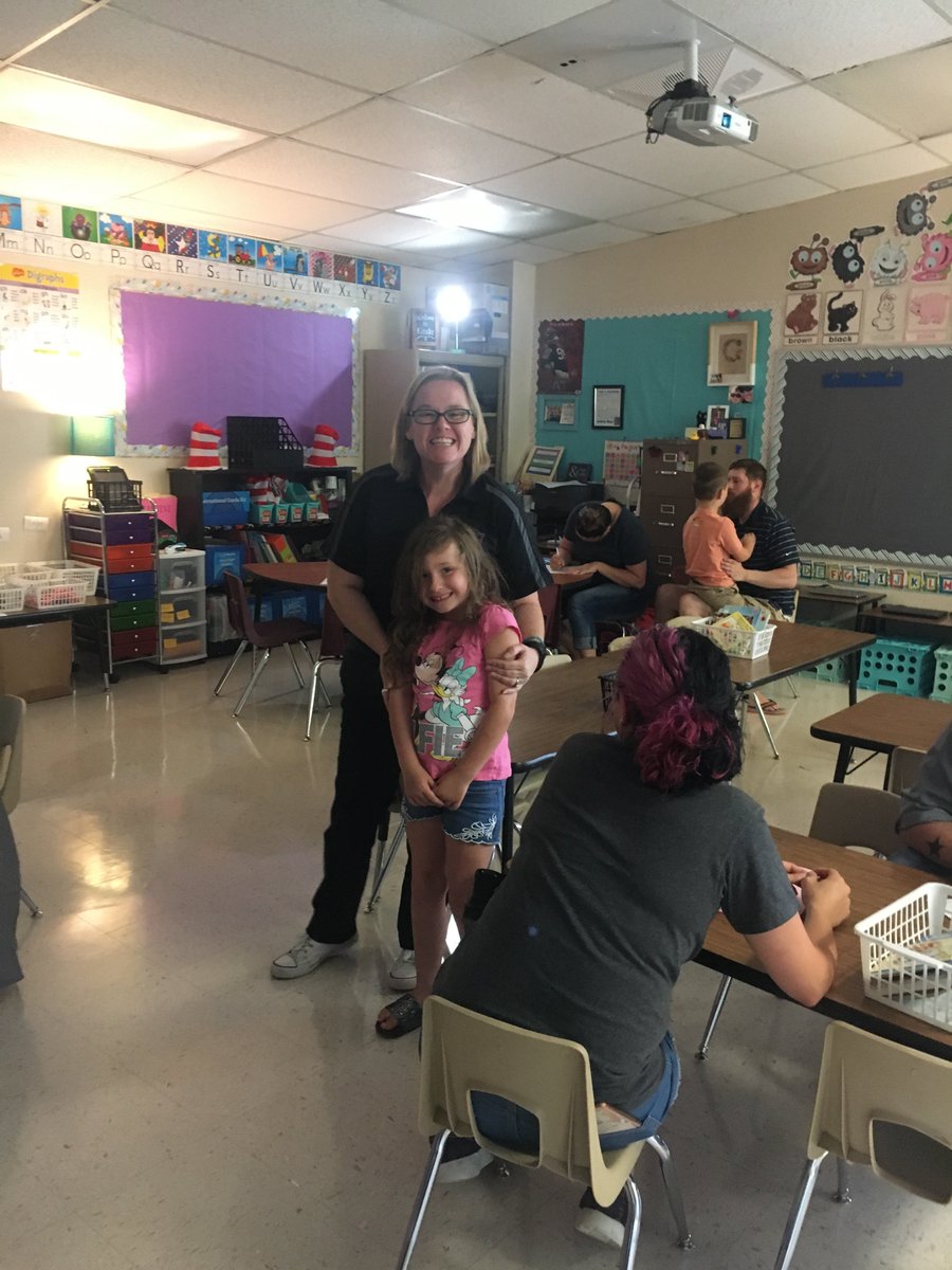 HESOneFamily's tweet photo. It was AWESOME seeing so many of our students last night at Meet the Teacher! Thanks for coming out and we can't wait for Tuesday to gets this 2019-2020 school year started! #OneFamily #ChooseLove https://t.co/KTPd1CKjf1