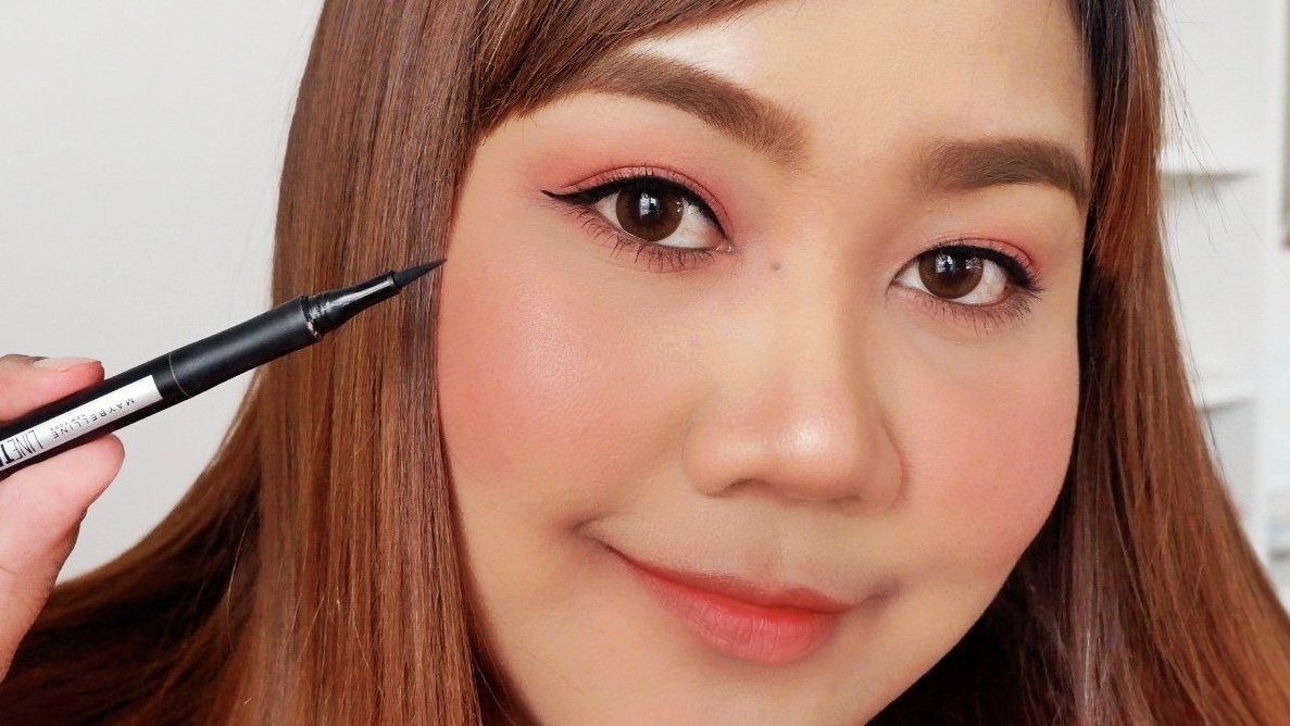 Foybeautydiary's tweet photo. อายไลเนอร์ Maybelline Line Tattoo High Impact Liner เคลมแรงมากแม่ ติดทน36ชม. มาทดสอบกันหยอกๆ12ชั่วโมงพอ ตกเย็นไลน์เนอร์ดูเงาขึ้นนิดๆ แต่ไม่ไหลไม่เยิ้ม ผ่าน! ชอบที่หัวเป็นเมจิก เขียนง่ายได้ต่อเนื่อง ใช้ไปนานๆก็ไม่แตกเป็นขุย 179฿ ที่เซเว่น #คมชัดดำสนิทเช้ายันค่ำ #maybellinethailand https://t.co/kIVN3lC3fZ