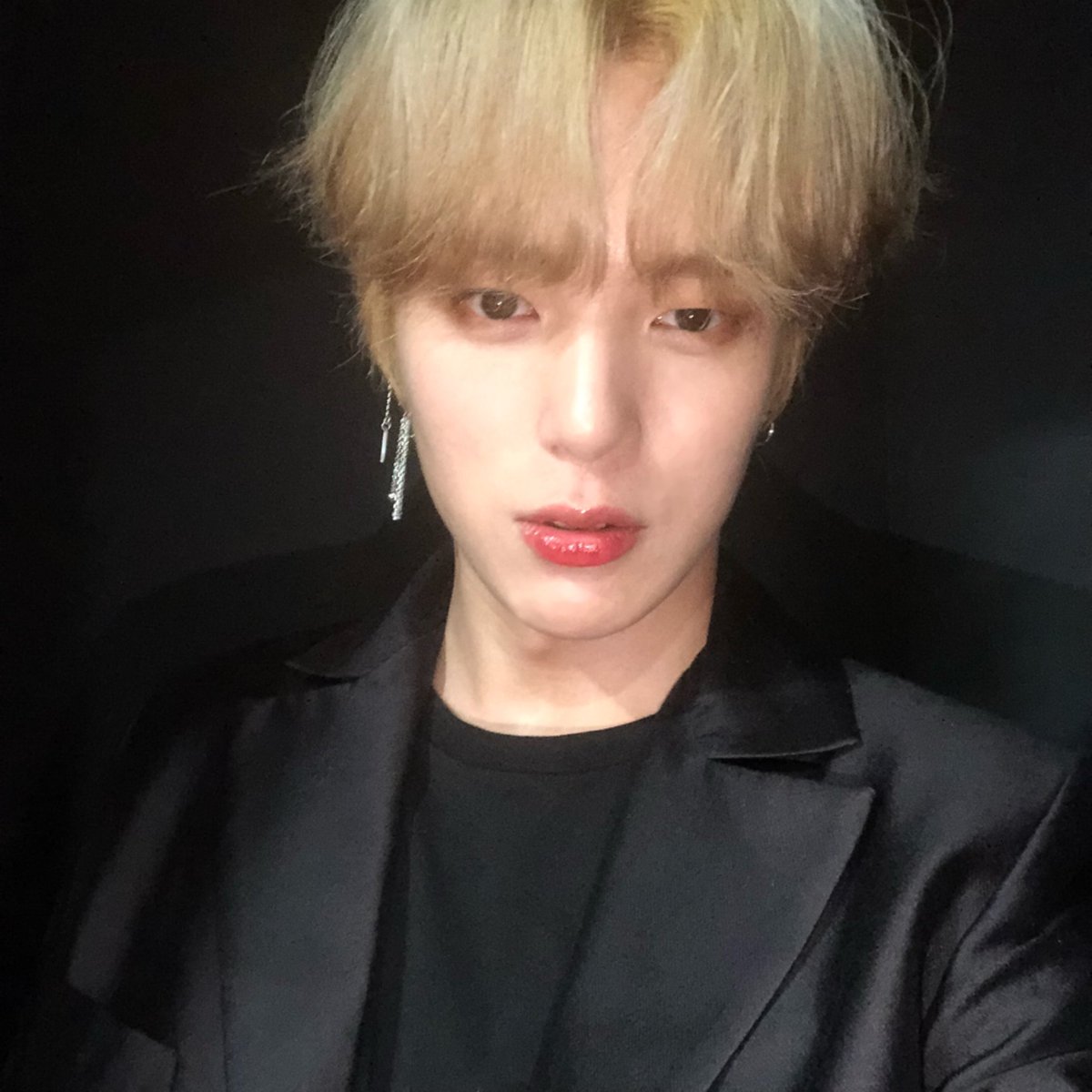 OfficialMONSTAX's tweet photo. [#민혁] 기본카메라로 찍어보았습니다 https://t.co/89RNMMIDZx