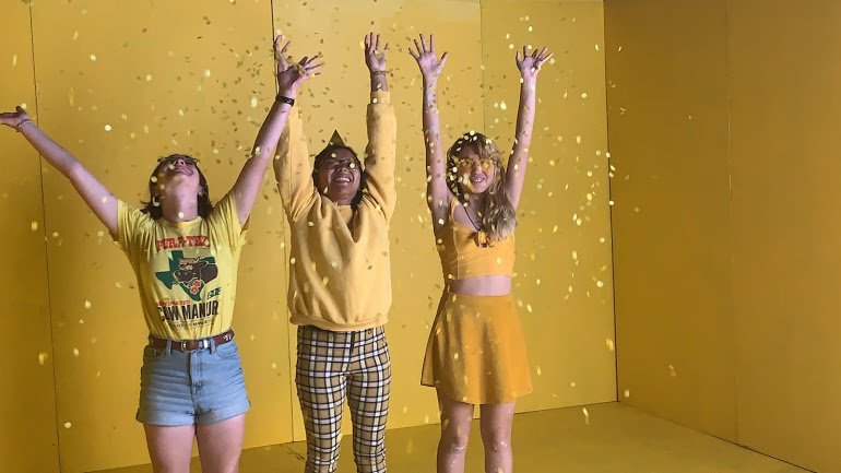ZoKiband's tweet photo. It's a wrap folks! So much fun!๐๐ถ๐ฝ๏ธ๐บ๐ดโโ๏ธ Stay tuned for release date and details @ZoKiband @hawksandreedfilms #musicvideo #debutmusicvideo #StandUp4HumanRights #standup #laserlemon https://t.co/Fa3yELwNhJ