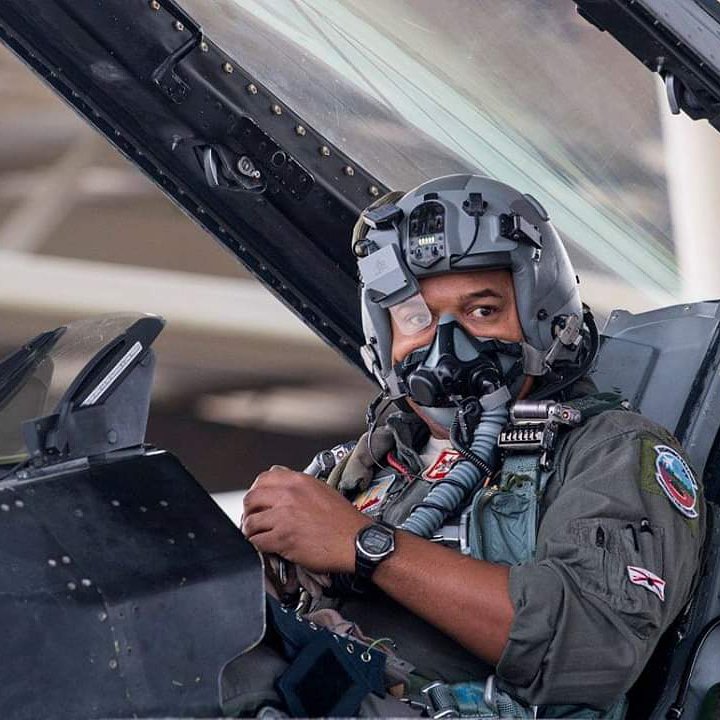 magazine_right's tweet photo. Happy Flyday!
@MajorPeace
#FlyRightMagazine https://t.co/bGUSXwylq7