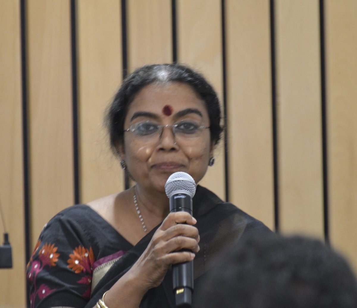 mConnect tweet media