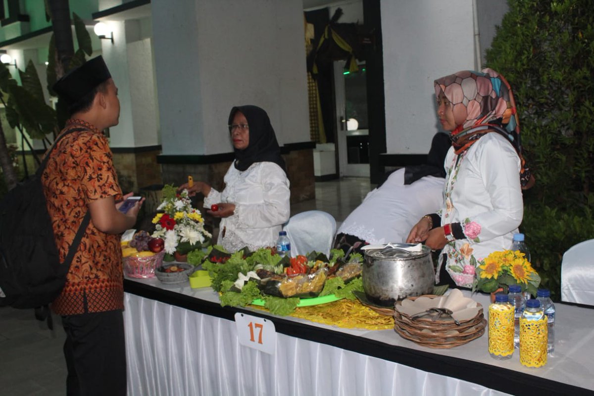 RelawanTik_Pwk's tweet photo. FESTIVAL LIWET HUT PURWAKARTA 
#HUTPurwakarta https://t.co/ChVUuiOZTY