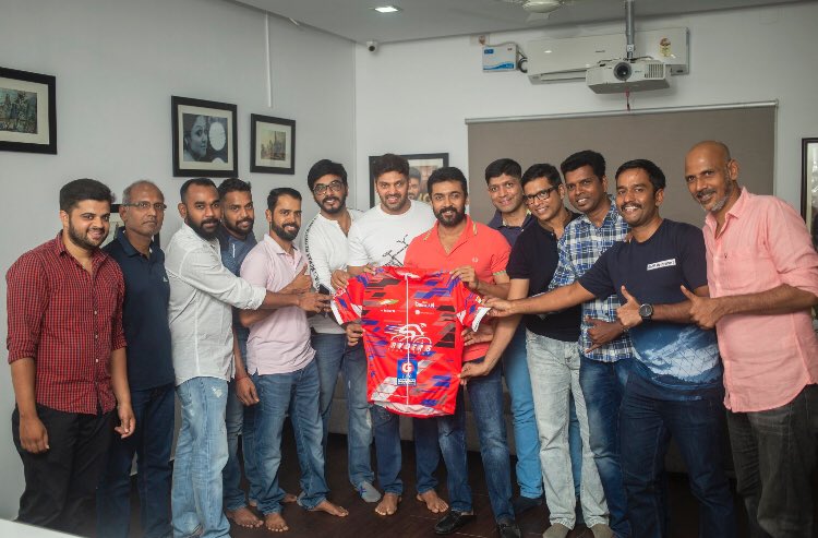 LaxsanSurya's tweet photo. Happy to launch @arya_offl ‘s #Ryders team Cycling Jersey for PBP 2019 - 1200 kms. Wishing the Energetic team all the very best for a perfect finish 👍🏼@Suriya_offl anna

#SreeGokulam 
#Heini 
#GtecComputerEducation
#NS https://t.co/0nZ4Otr9aA