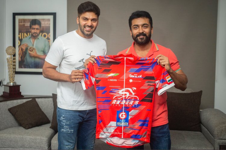 LaxsanSurya's tweet photo. Happy to launch @arya_offl ‘s #Ryders team Cycling Jersey for PBP 2019 - 1200 kms. Wishing the Energetic team all the very best for a perfect finish 👍🏼@Suriya_offl anna

#SreeGokulam 
#Heini 
#GtecComputerEducation
#NS https://t.co/0nZ4Otr9aA