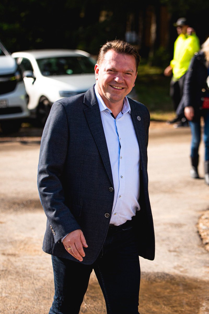 B мой последний день в <a href="/VAS_LDz/">Latvijas dzelzceļš</a> я хотел бы от всего сердца поблагодарить моих коллег за их профессиональную и самоотверженную работу и за то, что вы дали мне уверенность в том, что нет ничего, чего мы не можем достичь. Я горжусь тем, что являюсь частью семьи железнодорожников!