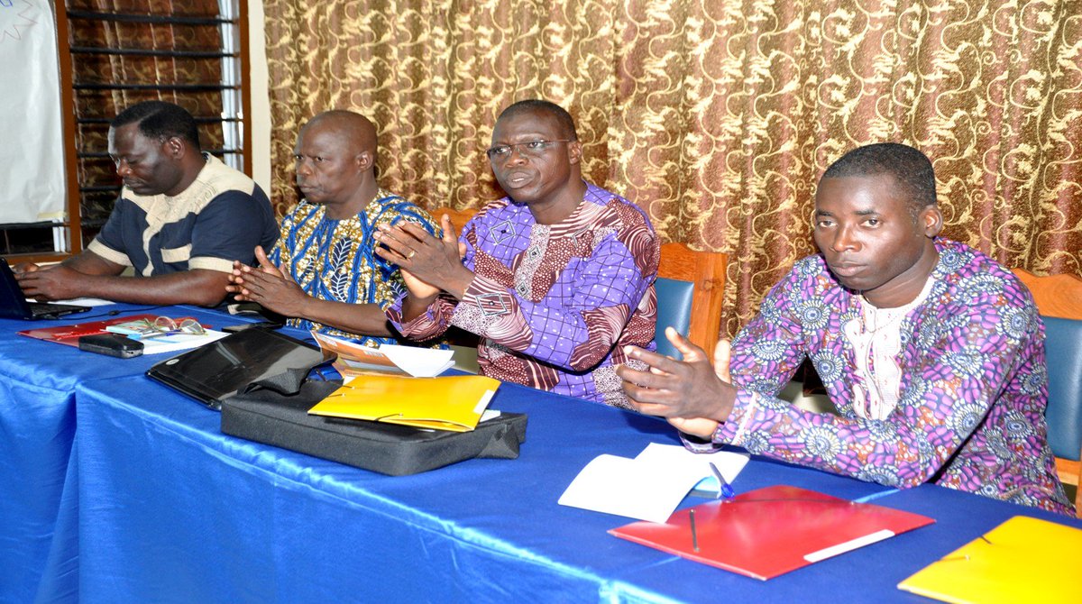 mdsc229's tweet photo. Atelier du Forum des organisations de défense des droits de l'enfant au Bénin (Foddeb) sur le genre. Retour en images sur la formation avec le directeur de la @mdsc229 et les participant.e.s.
#NosProjetsPhares
#labelqualitéosc
#Fosir #OSC #Benin #wasexo #ChildRightMonitoring https://t.co/dE8k8ostBS