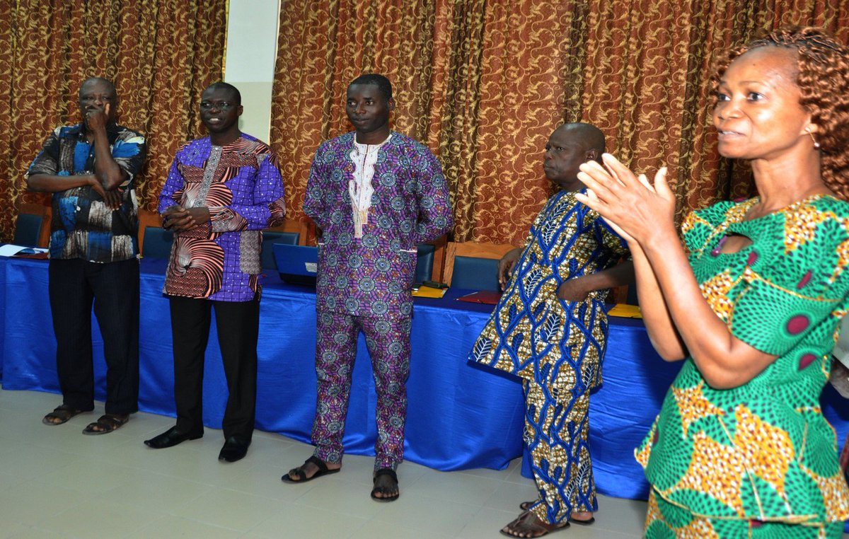 mdsc229's tweet photo. Atelier du Forum des organisations de défense des droits de l'enfant au Bénin (Foddeb) sur le genre. Retour en images sur la formation avec le directeur de la @mdsc229 et les participant.e.s.
#NosProjetsPhares
#labelqualitéosc
#Fosir #OSC #Benin #wasexo #ChildRightMonitoring https://t.co/dE8k8ostBS
