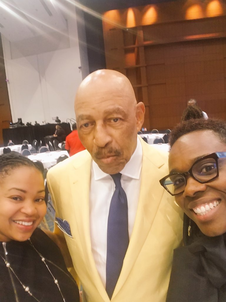 TasiaBhegani's tweet photo. We do it BEST! #FriendshipFWD19 @FriendshipPCS #fpcsid @fpcsarmstrong #fpcscom https://t.co/idSjl5rzkA