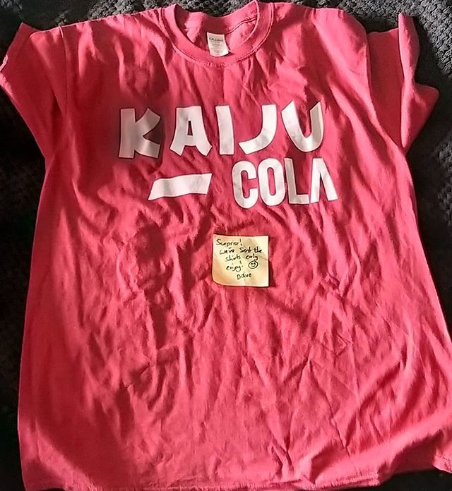 mrnoirnight's tweet photo. So a surprise from @cardsharkcomics last week, only the Kaiju Cola top from Killtopia #cardsharkcomics #kaijucola #killtopia2 https://t.co/4FuaqMAtPc https://t.co/AJJtdzTuvq