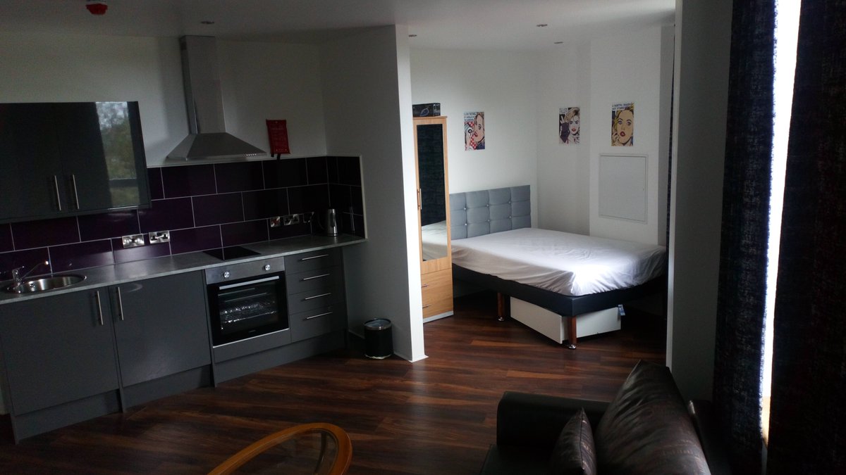 StudentsEls's tweet photo. The countdown is on ⏳

Only a few flats left 🏠

#countdown #university #student #studentlife #Gold

@living_uni @accomforstudent @edinburgh 
@EdinburghNapier @QMUniversity @HeriotWattUni @edinburghcoll @EdinburghUni @Students_Rooms https://t.co/2vyY8S9F3q