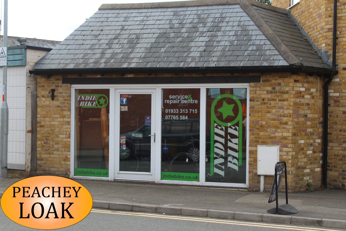 PeacheyLoak's tweet photo. To Let 
Higham Ferrers.
Lock-up shop available on new lease.
£6,240 pa
Send us a private message for more details or go to https://t.co/dMNSEj1qrn https://t.co/cNmZJSWf61