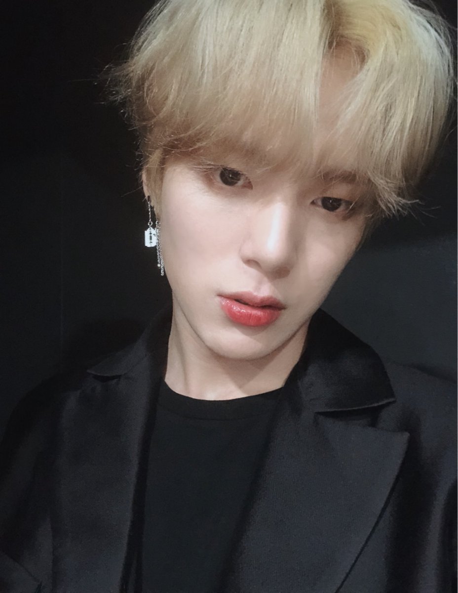 OfficialMONSTAX's tweet photo. [#민혁] 필터로 찍어보았습니다 https://t.co/JzXYlOoaZ0