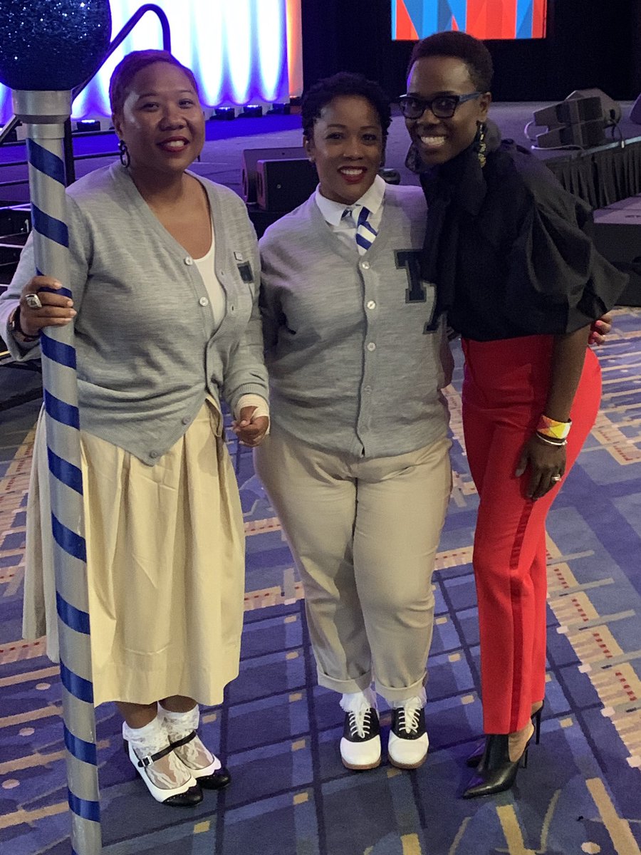 LynneJones97's tweet photo. We are Convocation ready!!! BigTech and the CAO @FriendshipPCS #FriendshipFWD19 #FPCSTP https://t.co/OdzjCZsul4
