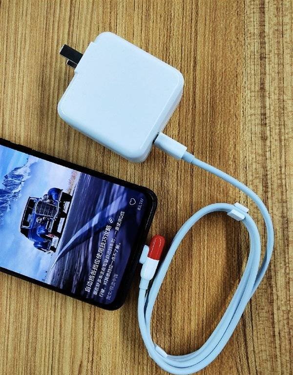 stufflistings's tweet image. I can now confirm that the Vivo IQoo Pro 5G will sport a large 4500mAh battery (which I had tipped earlier as well) and there will be a support for 44W fast charging. Once again, Vivo has managed to pull off a monster at such a compelling price.
#vivo #vivoiqoo #vivoiqoopro5g