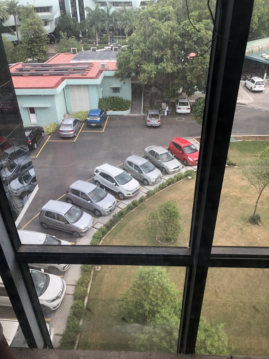 BeachNamitha's tweet photo. View from my work window! #vantagepoint #workplace #womanontop #corporatelife https://t.co/IGToccQAva