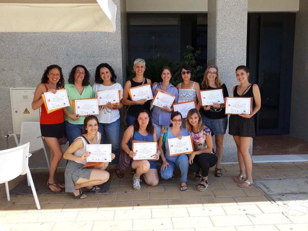 Y LLEGÓ LA HORA DEL RECONOCIMIENTO POR VUESTRA IMPLICACIÓN, ESFUERZO, CONSTANCIA E ILUSIÓN POR MANTENEROS UNIDAS, Y POR PERSEGUIR VUESTROS OBJETIVOS Y METAS PROFESIONALES...FELICIDADES A TODAS LAS PARTICIPANTES QUE FINALIZARON POR LA LANZADERA DE EMPLEO DE LA RINCONADA 2019