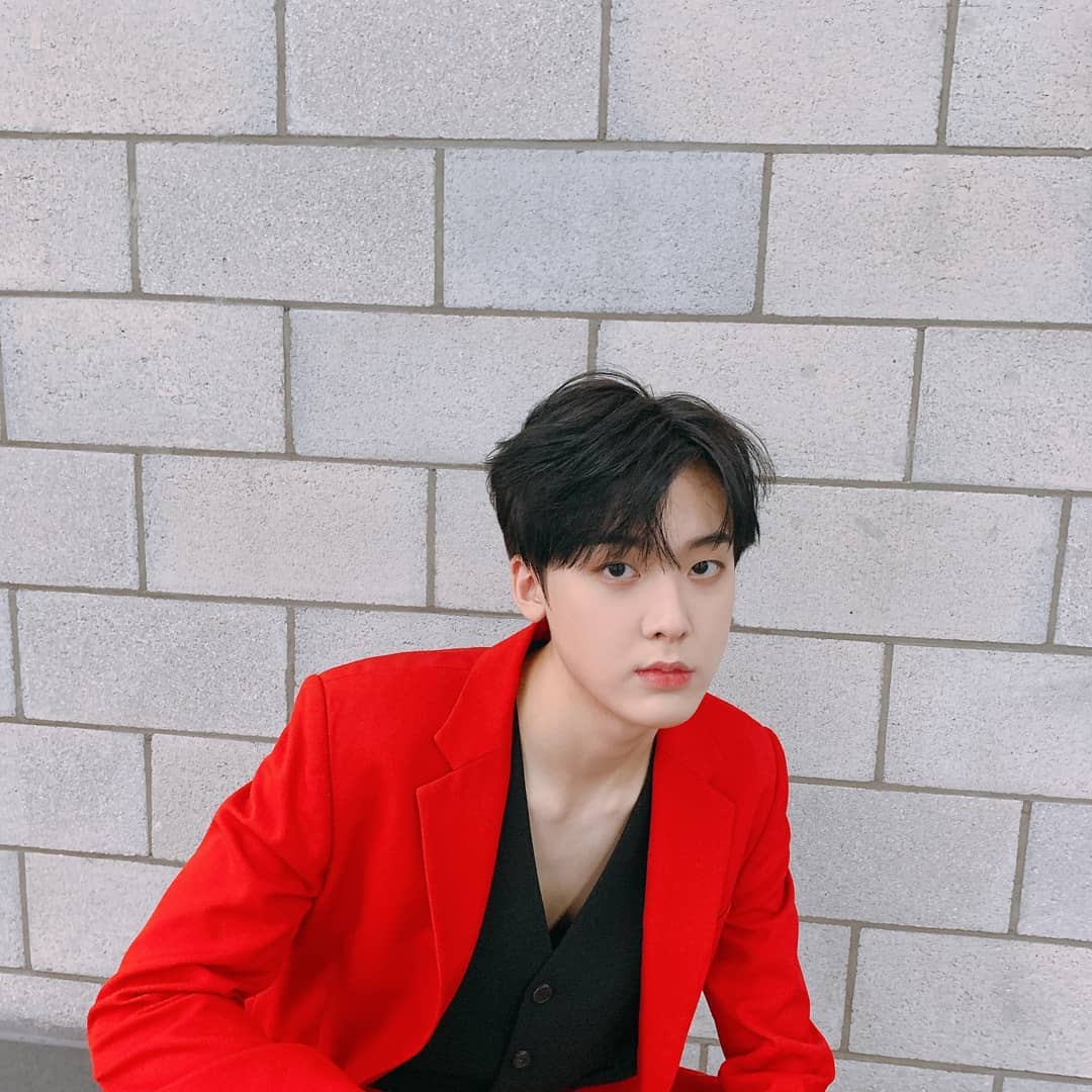 offclASTROid's tweet photo. [PIC] 190816 ddana_yoon Instagram Update

"Merah ❤😘 #LoveShot #Sexy #Pahah 😋

https://t.co/AONZBddExI
#ASTRO #아스트로 #YOONSANHA #윤산하 @offclASTRO https://t.co/SEe3AzASGI