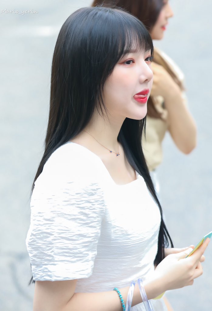 Mario_yerin's tweet photo. 190712  KBS 출근하다🧝🏻‍♀️
#GFRIEND #여자친구 @GFRDofficial   
#예린 #YERIN #정예린 #イェリン https://t.co/a5OdYZPlDy