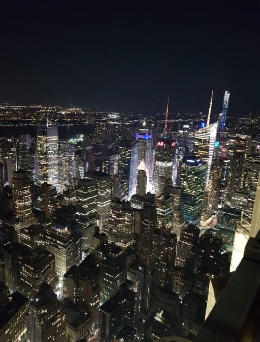 CASSRUBENSAAT98's tweet photo. The city that never sleeps has slightly killed this girl that likes to nap 3 times a day #wasgoodthough https://t.co/0HCHgNEZC3