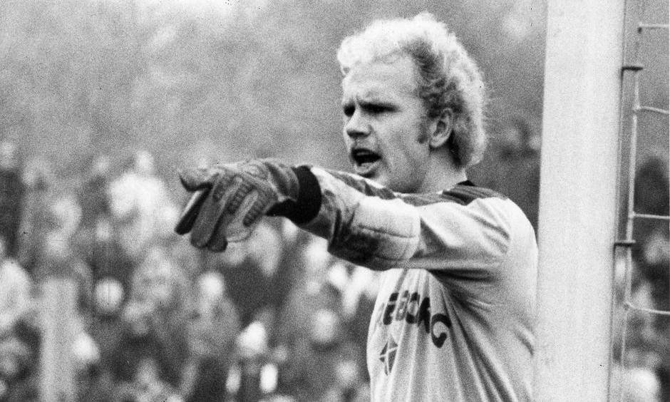EfbNostalgi's tweet photo. Tillykke til Ole Kjær der i dag fylder 65 år!🇩🇰
Med sine 474 kampe har Ole Kjær klubrekorden i Esbjerg. Ole Kjær var ankermanden på Esbjerg fB´s hold, som i 1979 vandt DM-guld - efter først at have vundet bronze i 1977 og sølv i 1978. #EfB #sldk #Nostalgi #Tillykke https://t.co/oiRImCQSlq
