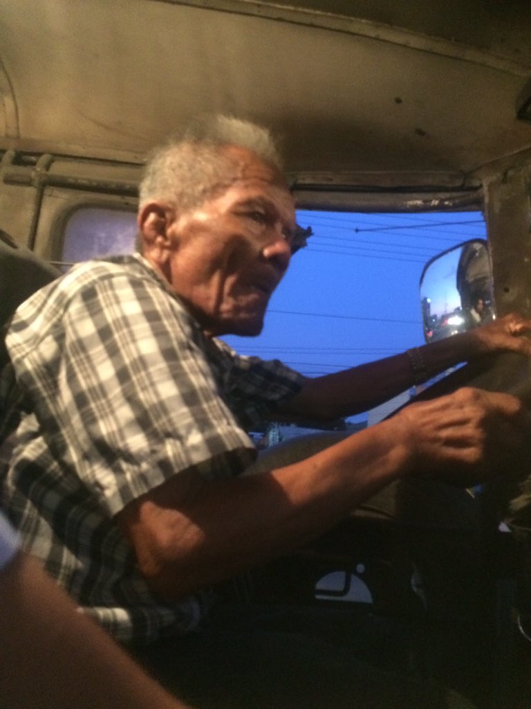 buloloooy's tweet photo. shame on those students making jokes about this old jeepney driver and some of them are my classmates.  "anong oras tayo dadating" "ambagal naman", gusto ko silang murahin but i don't want to make scandal instead tinulungan ko nalang sa pagsusukli si lolo ☹️ https://t.co/zZ2VagyU57