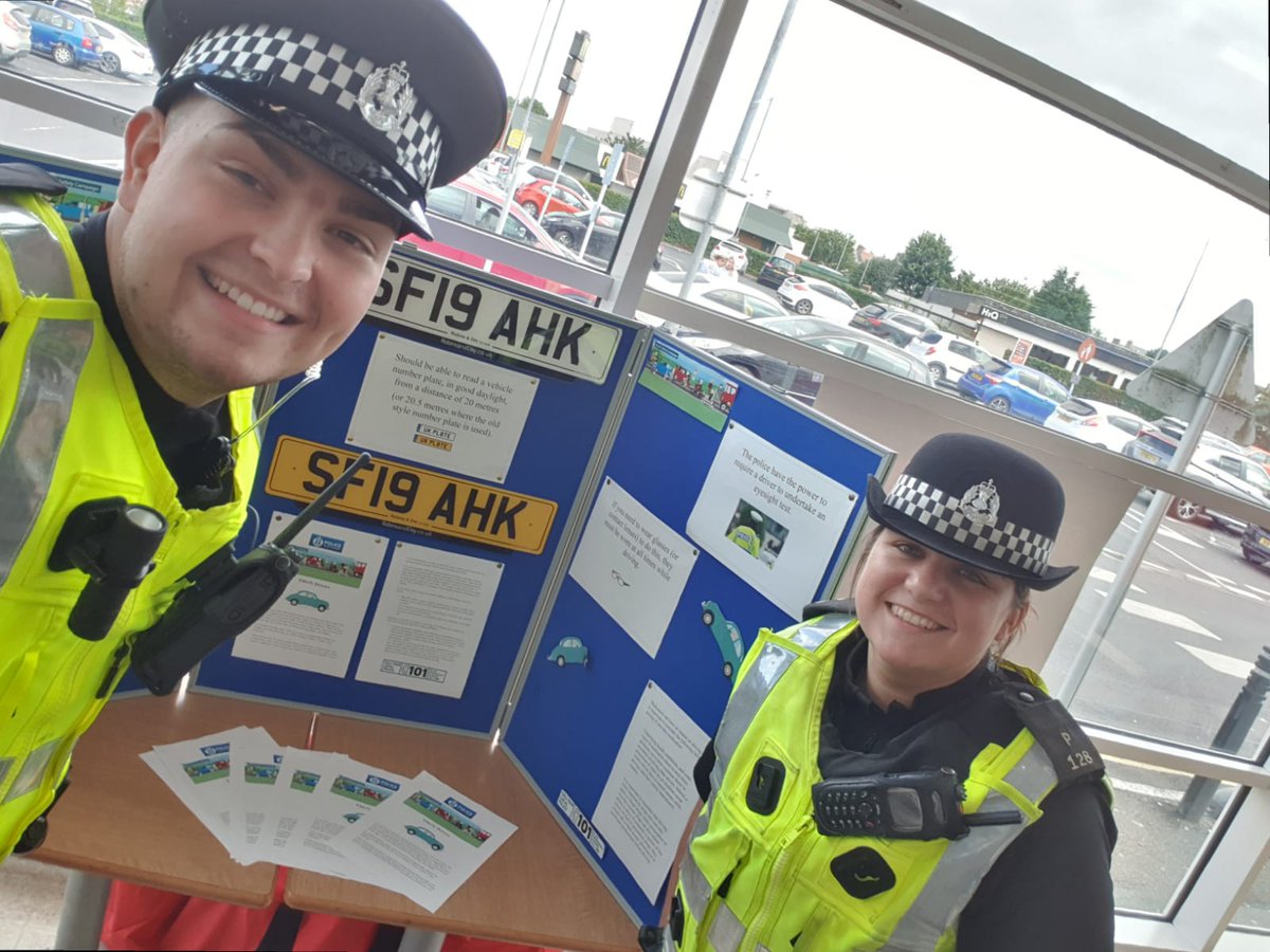 PSOSLevenmouth's tweet photo. Oor Emma and Stuart at Sainsbos continuing the support of our #ElderlyDriversCampaign
Mair gaid advice provided!
#AwfyGaid
#RoadSafety
#SmileyHappyFaces
#OpParamount https://t.co/zuvQnqw6XM