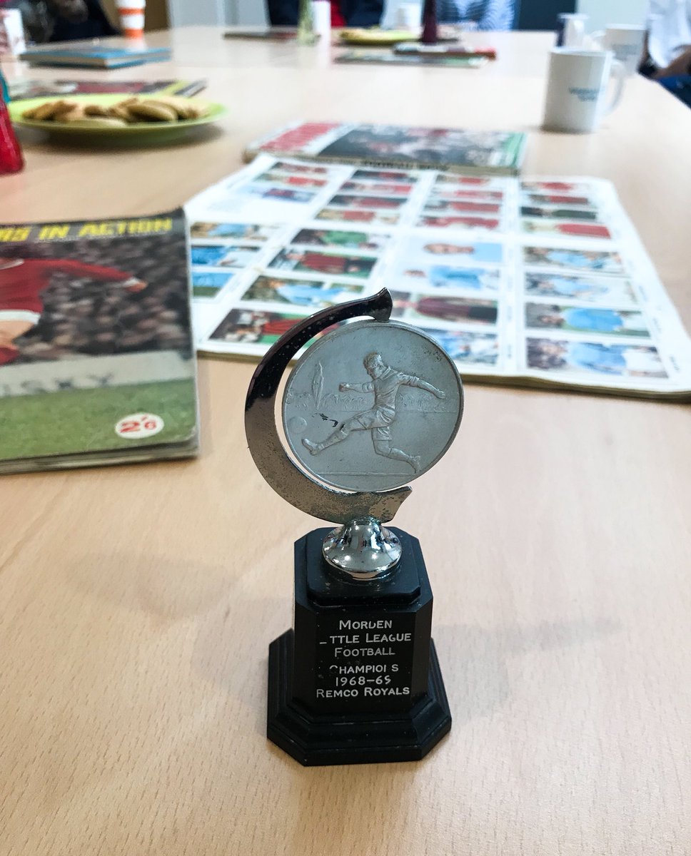 Brilliant football memories based session this morning at the Merton Dementia Hub. ‘Easy’ quiz, sharing memories &amp; physical activity. What’s not to like? Big thanks going to:    <a href="/AFCWimbledon/">AFC Wimbledon</a> <a href="/TheDonsTrust/">The Dons Trust</a> 
<a href="/SMN_London/">Sporting Memories London</a> <a href="/FootballCoachAS/">Alan Sellers</a> <a href="/mand62/">Amanda White</a>  @AlzSocLondon