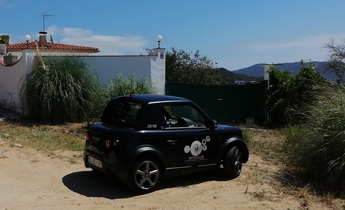 EnjoyElectrics's tweet photo. Customer service with home delivery.  Tazzari delivered to Lloret de Mar. https://t.co/zzTGgI5cXV