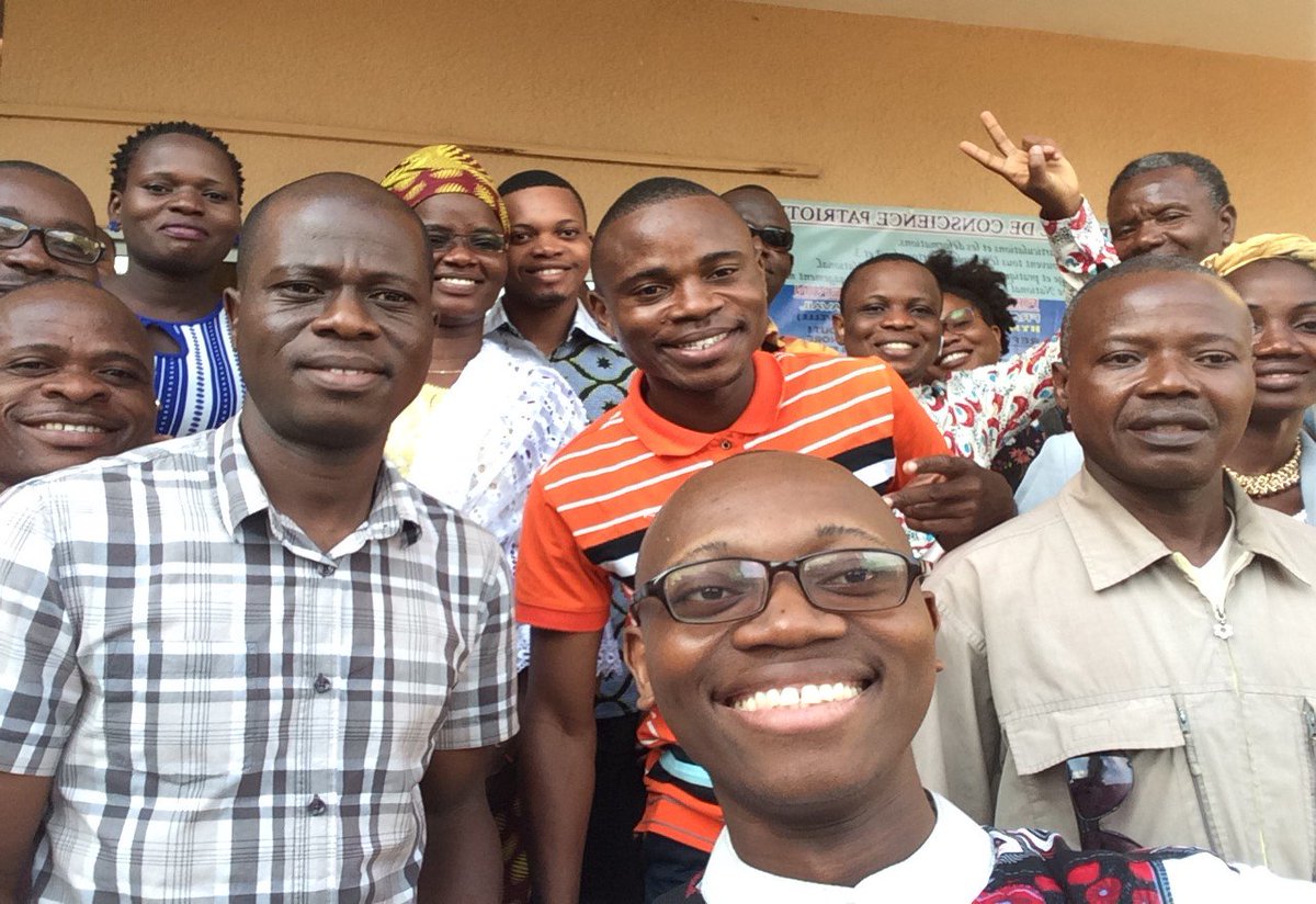mdsc229's tweet photo. La @mdsc229 a organisé une #formation thématique sur l'utilisation des #réseauxsociaux pour la promotion des OSC. Retour en images avec les photos de #famille.
#NosProjetsPhares
#labelqualitéosc
#Fosir #OSC #Benin #wasexo #ChildRightMonitoring https://t.co/T10y7amwds