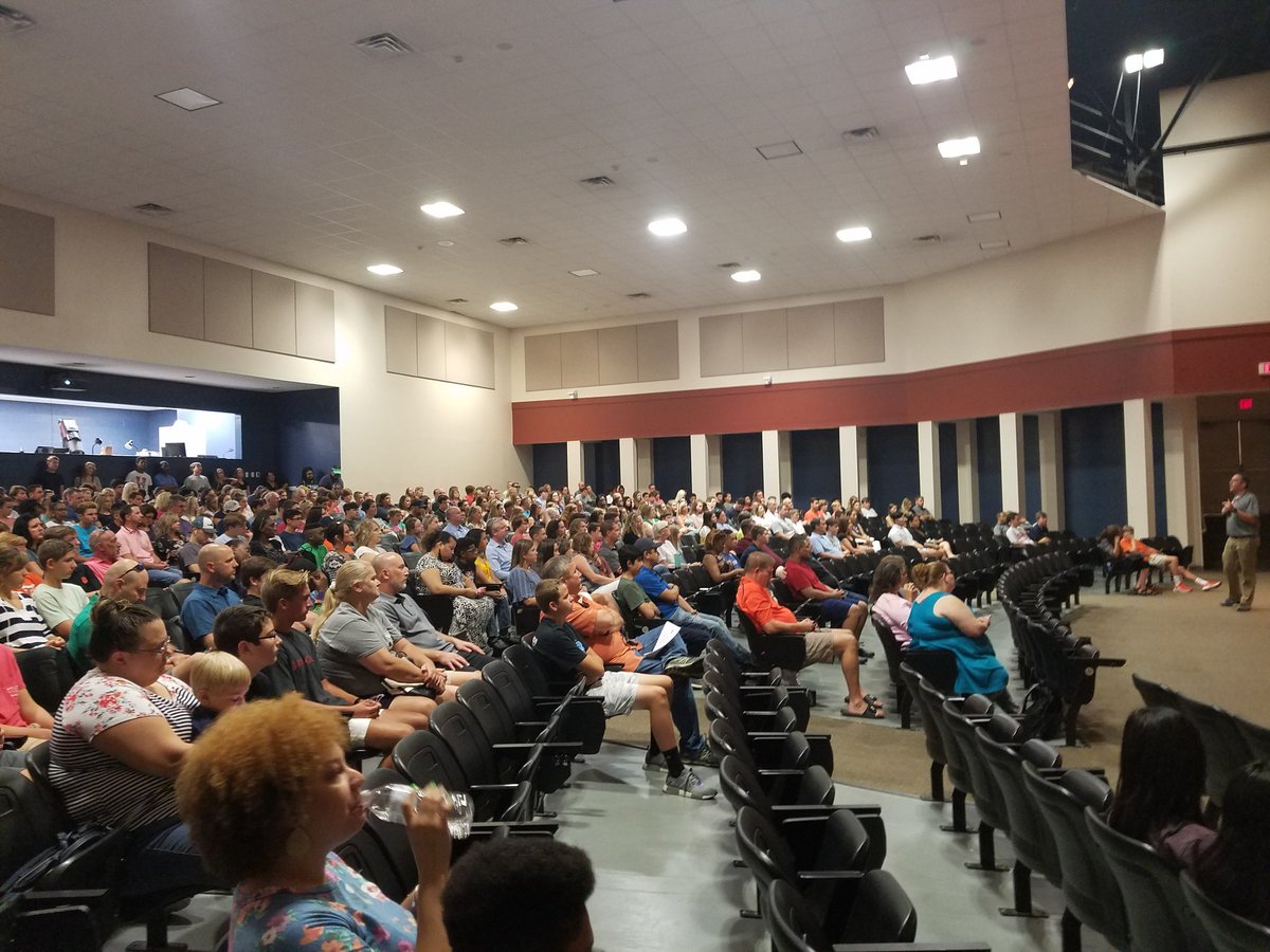 Mauldin_High's tweet photo. Welcome class of 2023! Great group of new Mavericks! #Hugeclass #GoMAVS https://t.co/9tTLju4zrJ