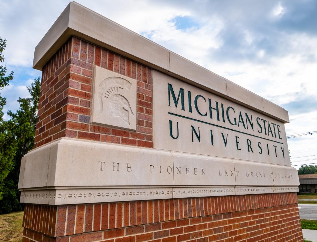michiganstateu's tweet photo. Home isn't where you're from. It's where you belong. 💚 https://t.co/HfyIEUtx0l